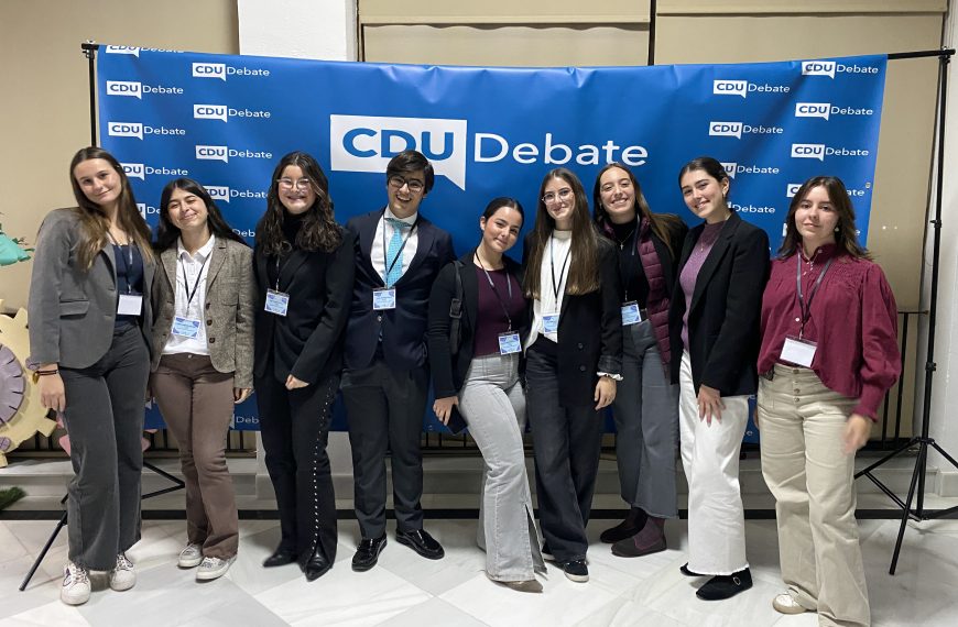 Dos equipos del Colegio participan en el XIII Torneo de Debate CDU