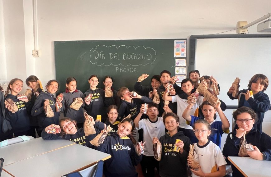 Merienda solidaria por Proyde