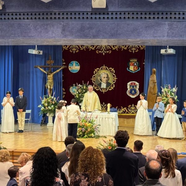El Colegio acoge la Primera Comunión del alumnado de 4º de Primaria