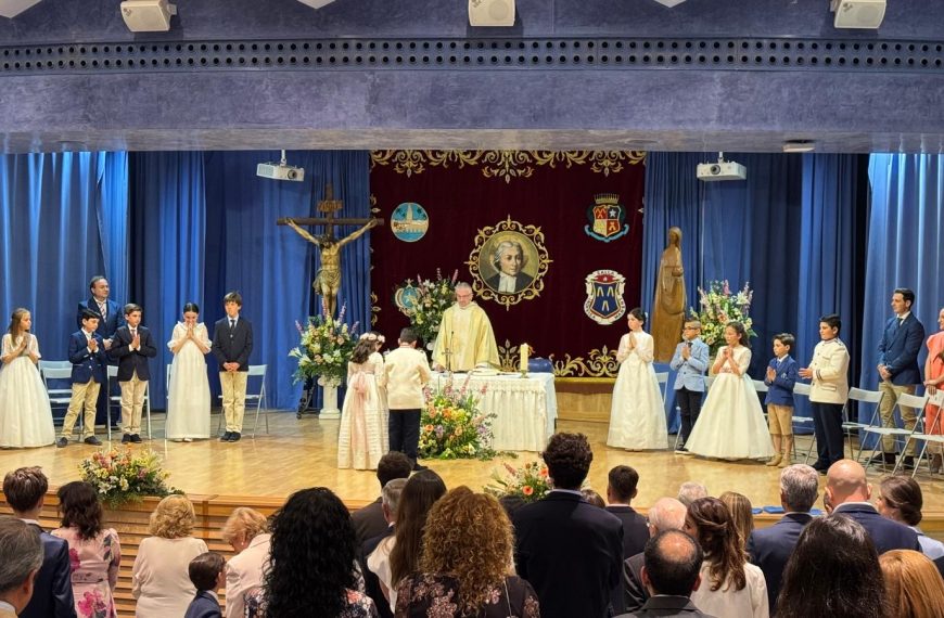 El Colegio acoge la Primera Comunión del alumnado de 4º de Primaria