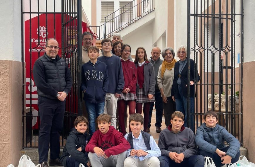 Reparto de alimentos de la Campaña de Naviad