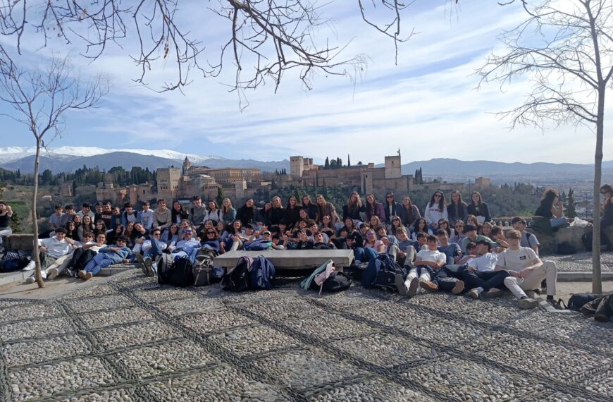 El alumnado de 4º de ESO celebra el fin de etapa en Granada