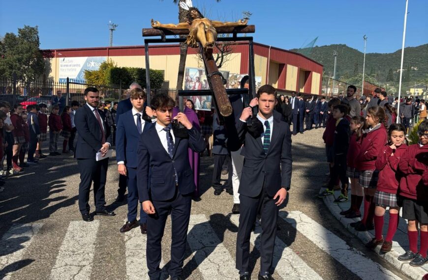 Vía Crucis colegial para cerrar el trimestre y dar comienzo a la Semana Santa