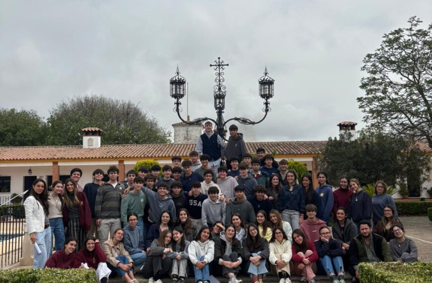 Los alumnos de 1º de Bachillerato celebran la convivencia de Confirmación